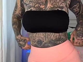 melody radford says, 'trying on these gym tights, look at my ass and big tits'