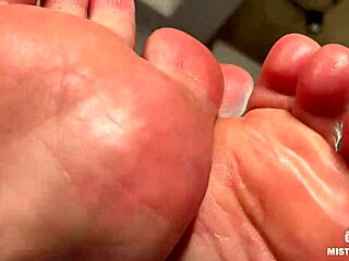 Goddess Pink Oily Soles And Toes Teasing In Foot Fetish Closeup