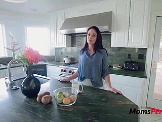 Oh God, Busty MILF Step Mom Brooke Beretta Loves Fucking In The Kitchen!