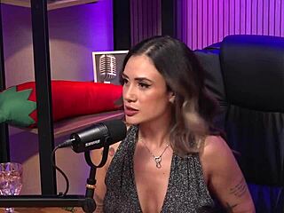 红发熟女王主BDSM访谈统治