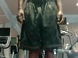 宿舍漂亮室友勾引熟爹老师