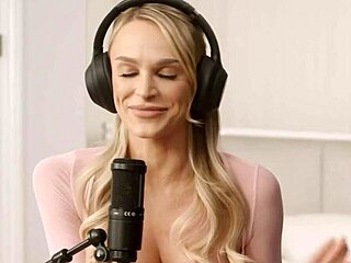 Redhead babe vanna bardot & gorgeous blonde emma hix scissor until orgasm