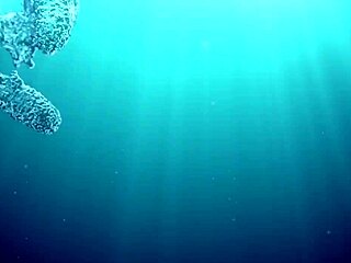 hey, cruz gave blowjobs in the pool, cum everywhere, so horny