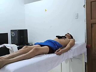 20-Year-Old Mulata Seduces With Perfect Ass Massage