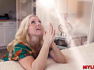 我突然想穿热辣女仆装猛干学校男生