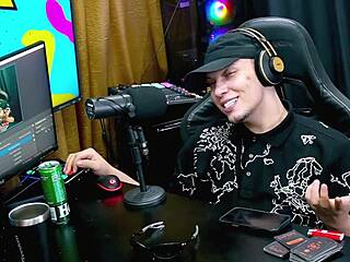 Victoria Camargo mostra seu corpo todo o Ruan não aguentou teve que pegar ela bem gostoso - Podcast Pápum no Barraco