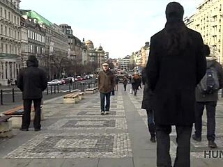 Hunt4k 绿帽老公看女友被富豪操到潮吹换现金