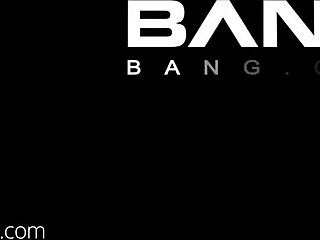 i love how horny karter foxx gets her teen pussy stretched