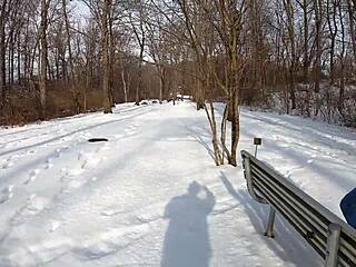 Whaletail Fetish Alert! Arctic Milf Flashes Curvy Ass In Thong And Jeans Outdoors!