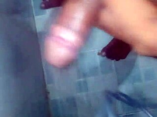 I am enjoying a quick solo masturbation session