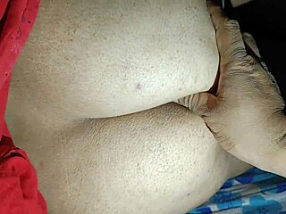 husband secretly showin asshole of his desi sleepin wife... so cute and sexy