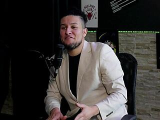 Explained foreplay in massage takes work seriously expands female body knowledge and squirting!