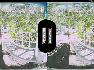 Stunning Evil Redhead in Poison Ivy Cosplay Gets Pussy Smashed in Garage