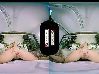 Stunning Evil Redhead in Poison Ivy Cosplay Gets Pussy Smashed in Garage