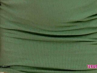 omg this teen is like super hot