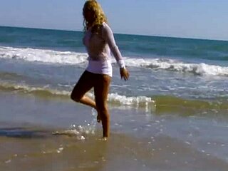 Fucking Mature Mom In Lingerie With Anal Fingering And Gaping On Beach Bed In Cowgirl Position