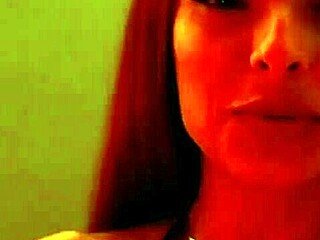 Seu vício em pau é maior que o vício em fumar com redhead amateur blowjob and creampie