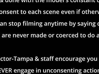 Lilly Hall 高潮实验肛指扩张震动棒玩