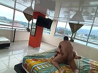 和上司老婆旅行共床酒店全内射1-2