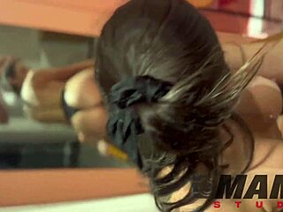 Mascarado arrombando o cu da milf latina video completo no sheer e x-red!