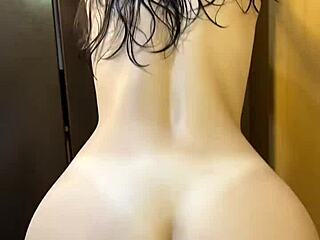 Lap dance college girl straight out of the shower seducing curvy roommate