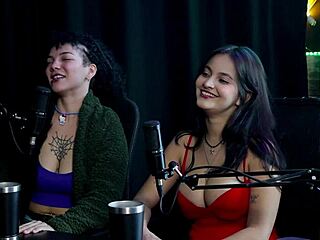 哇，这brunette分享艺术后性感舞蹈挑逗！