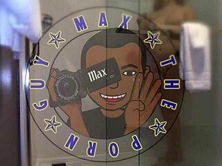 大屁股大奶黑妞给巨黑屌湿漉口交！