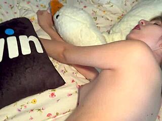 hey cutie, wanna jerk off with your tits and cum hard for me?