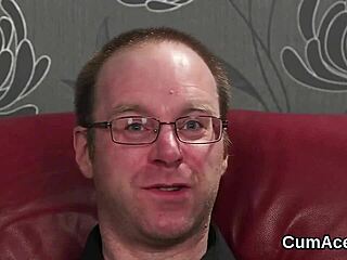 The horny hottie got a cum shot on her face and swallowed the entire load