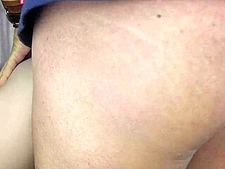 18YO Tight Pussy Creampie Close Up