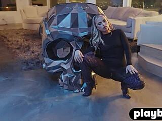 Blonde Milf Anna Claire Clouds Boldly Poses Naked