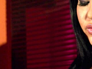 欧洲艳女亲密特写玩湿屁股快手冲颜射