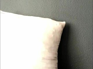 黑人18+少女巨乳喷水骚穴狂潮