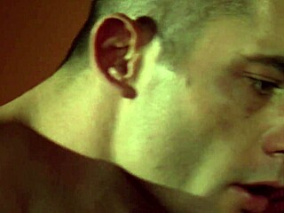 欧洲艳女亲密特写玩湿屁股快手冲颜射