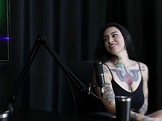 Goza浪漫陪客玩爱姿势透红内衣少自摸