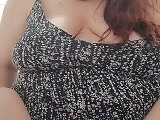 嘿，大胖妞Natasha Moneta尿尿这么骚？