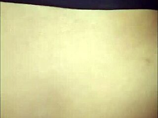 嘿，跟这可爱印尼妹去酒店狂欢两晚