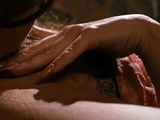 Britney Amber和Sabina Rouge狂舔毛逼女同高潮喷