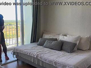 拜访性感邻居让他白鸡巴爆操我毛逼