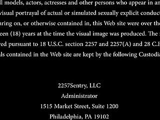 绑住娇小红发18+妹舔主人屁眼粗暴BDSM