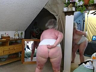  Dawnskye1962秀內褲巨乳自慰噴潮